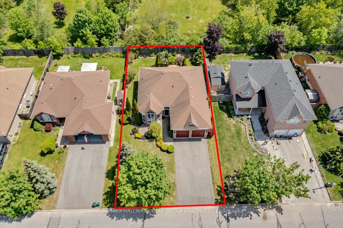 Photo 6 of 45 Highcastle Avenue, Georgina, Historic Lakeshore Communities — HOMEH