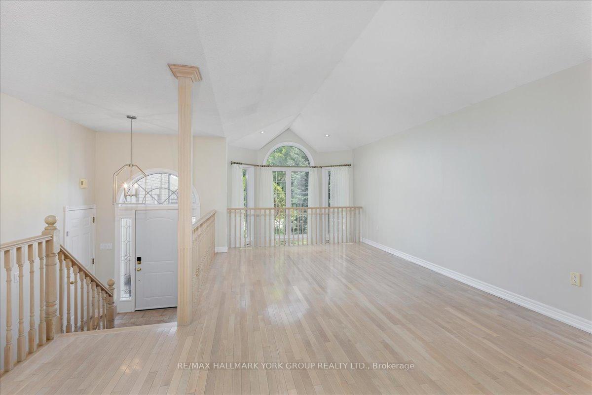 Photo 10 of 45 Highcastle Avenue, Georgina, Historic Lakeshore Communities — HOMEH