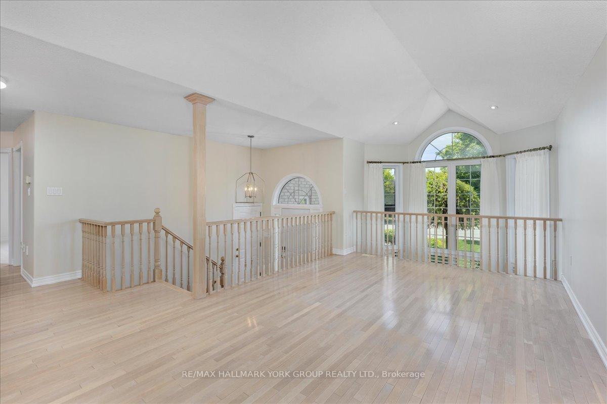 Photo 12 of 45 Highcastle Avenue, Georgina, Historic Lakeshore Communities — HOMEH