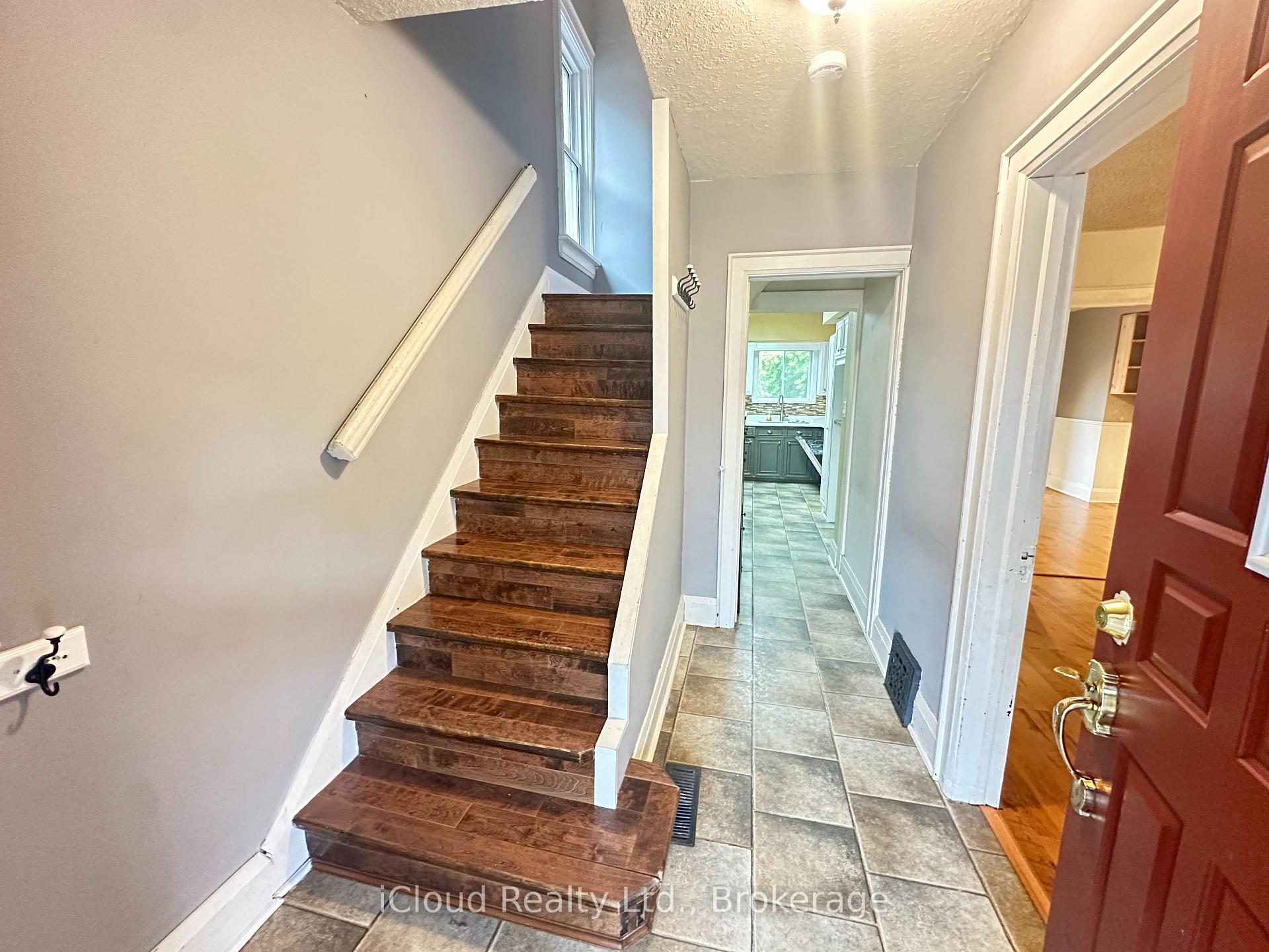 Photo 7 of 27 Buckingham Avenue, Oshawa, O'Neill — HOMEH