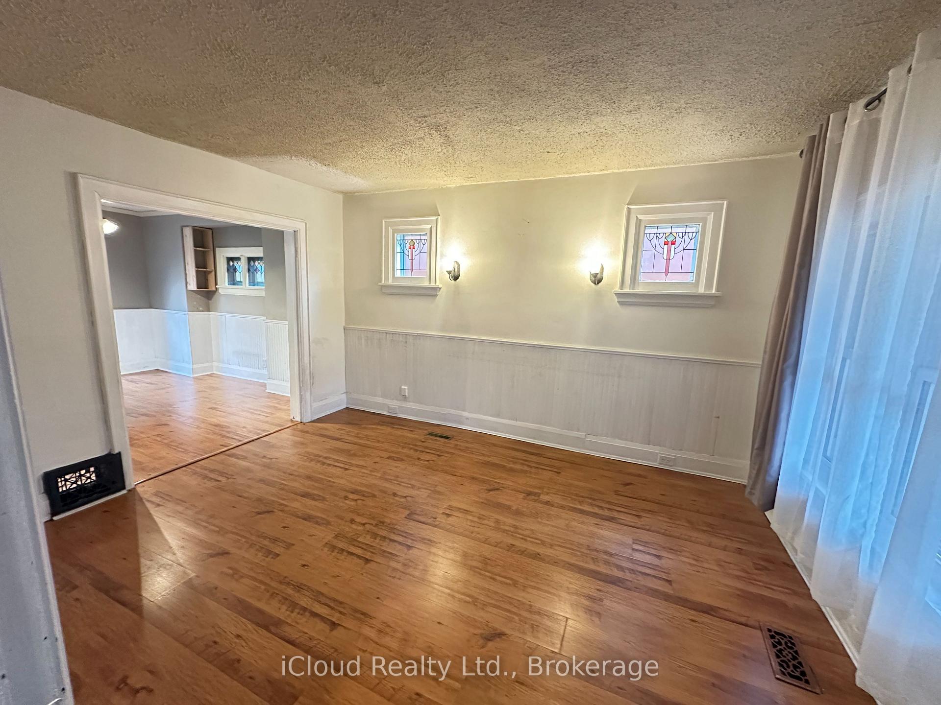 Photo 8 of 27 Buckingham Avenue, Oshawa, O'Neill — HOMEH
