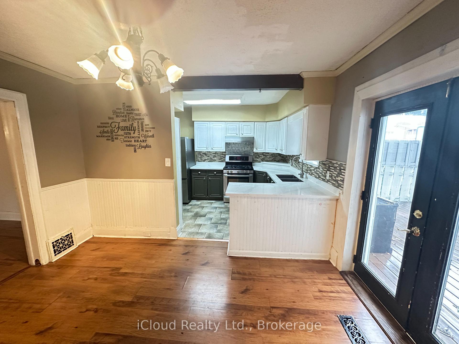 Photo 11 of 27 Buckingham Avenue, Oshawa, O'Neill — HOMEH