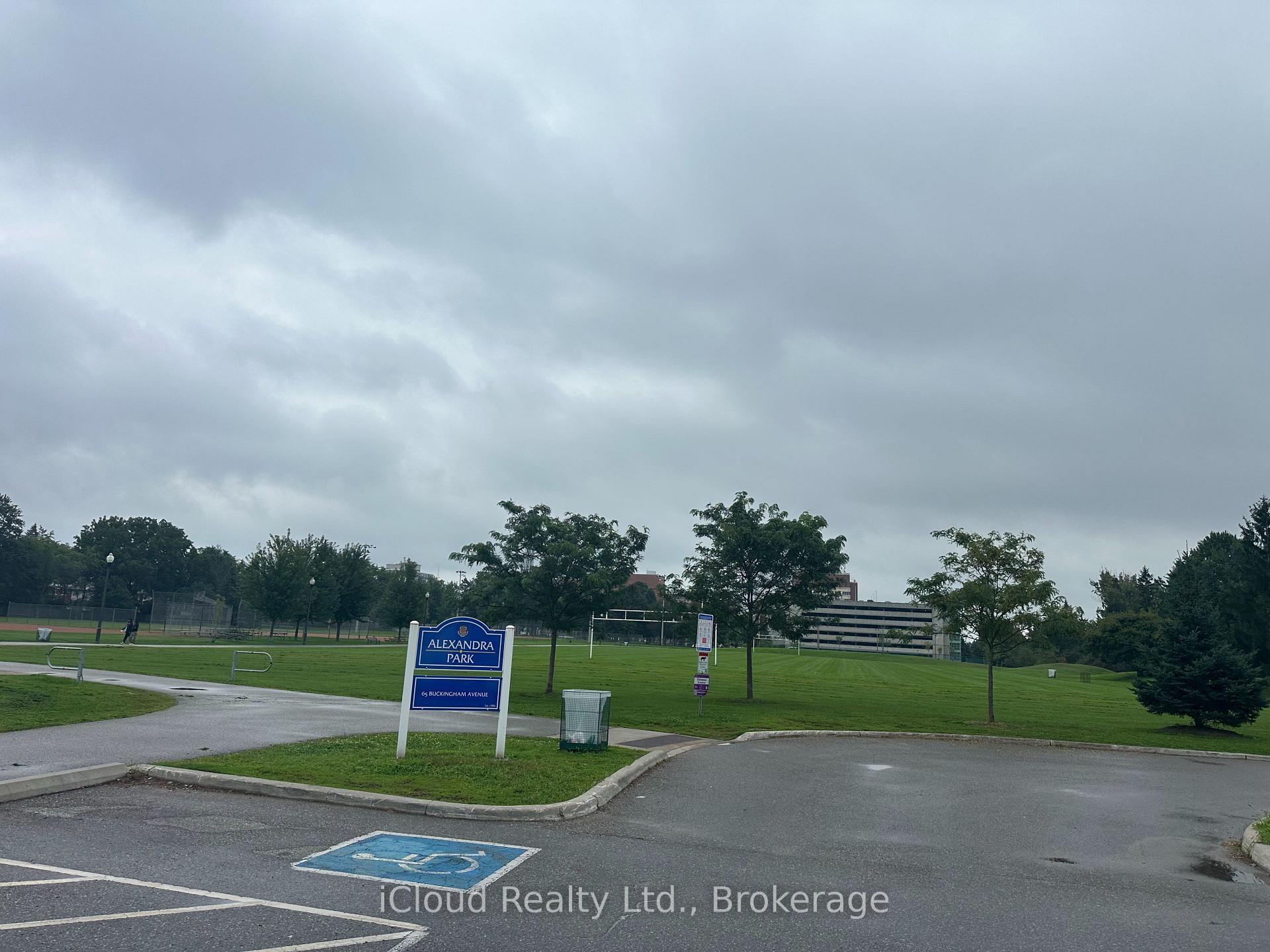 Photo 38 of 27 Buckingham Avenue, Oshawa, O'Neill — HOMEH