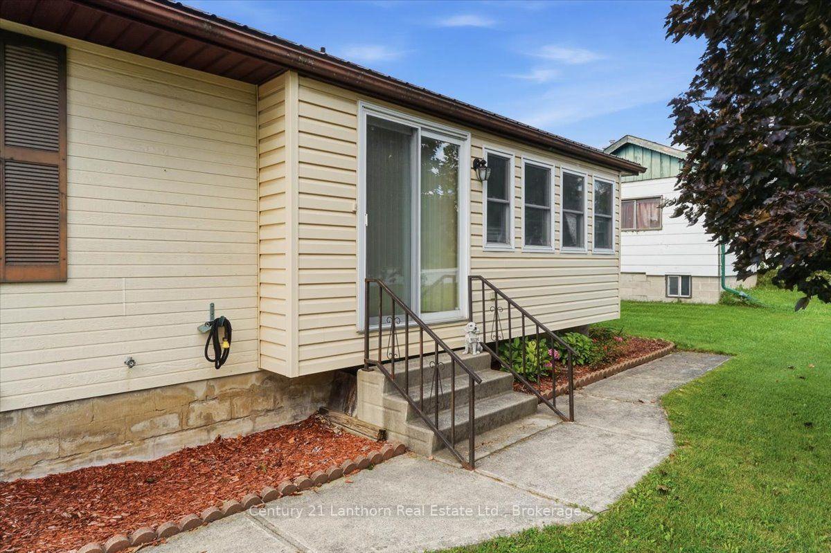 Photo 3 of 18 Dingman Street, Centre Hastings — HOMEH