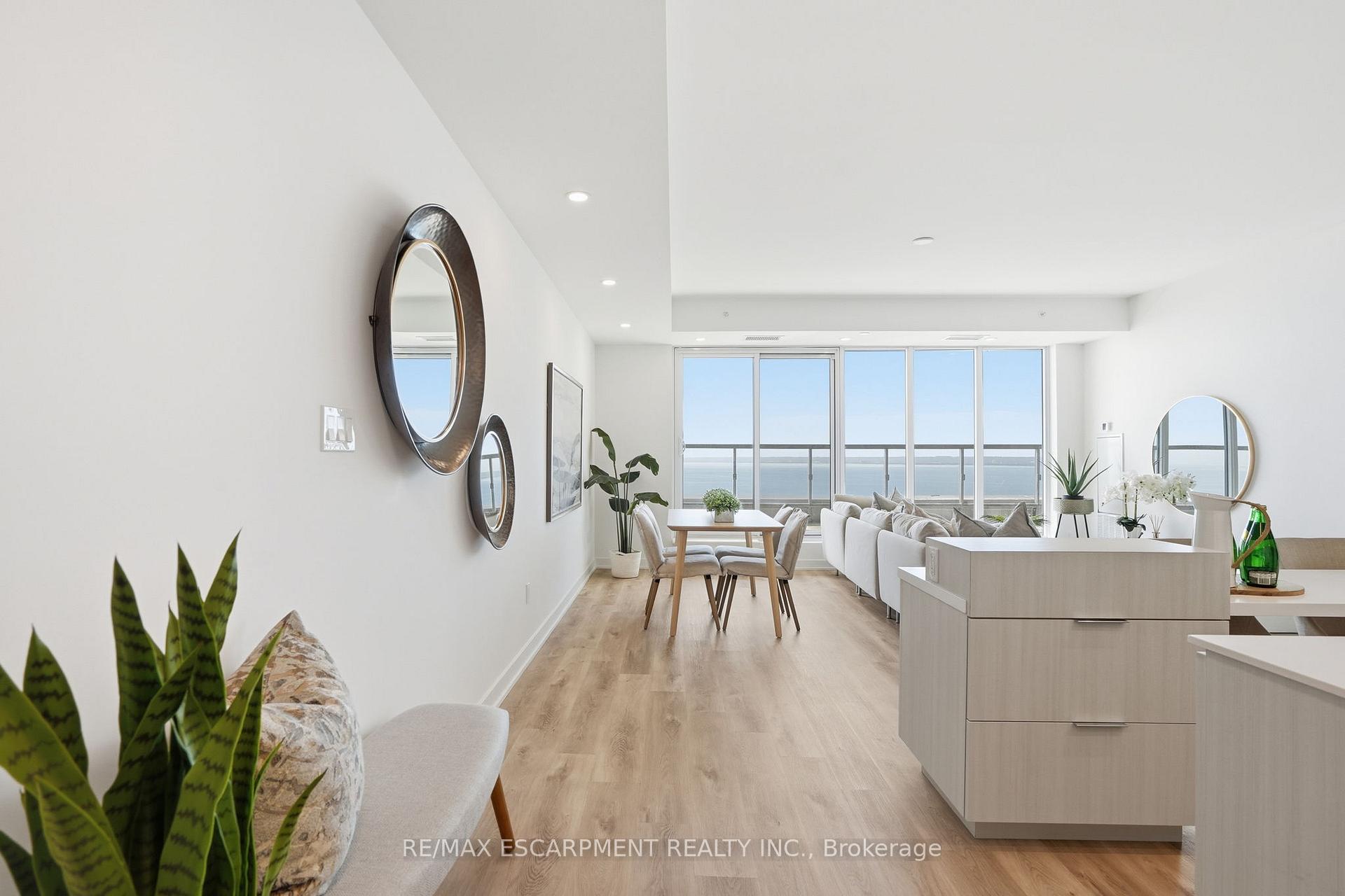 Photo 5 of Unit 2104, 370 Martha Street, Burlington, Brant — HOMEH