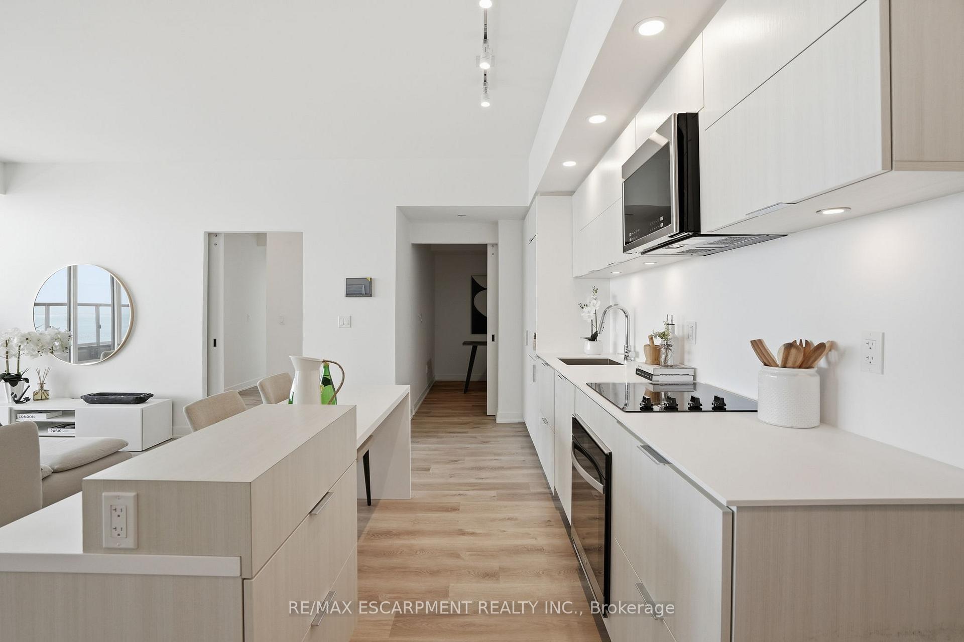Photo 14 of Unit 2104, 370 Martha Street, Burlington, Brant — HOMEH