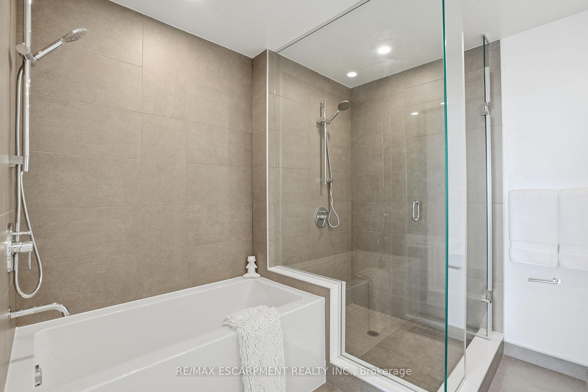 Photo 19 of Unit 2104, 370 Martha Street, Burlington, Brant — HOMEH
