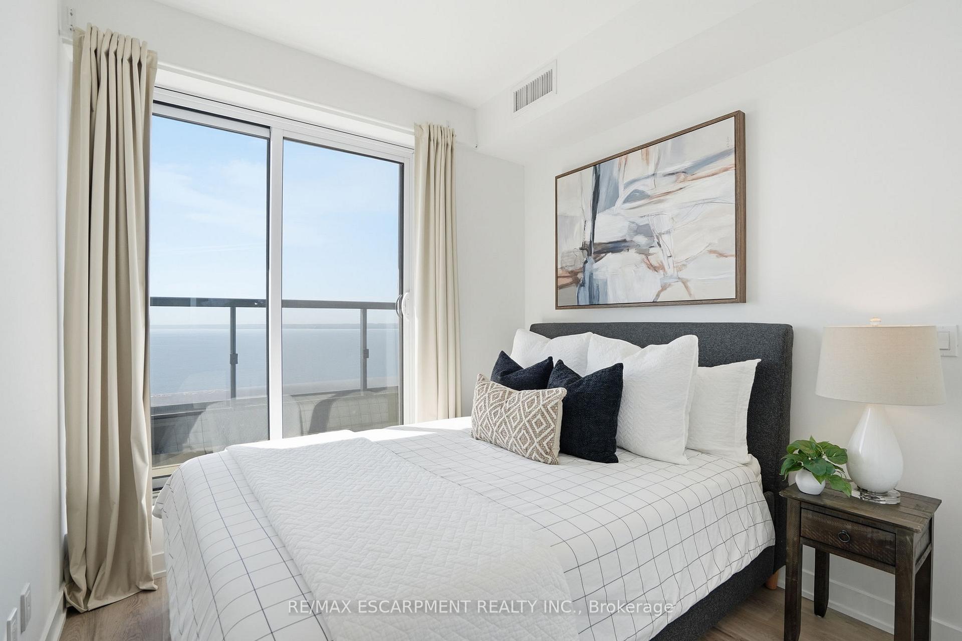 Photo 23 of Unit 2104, 370 Martha Street, Burlington, Brant — HOMEH