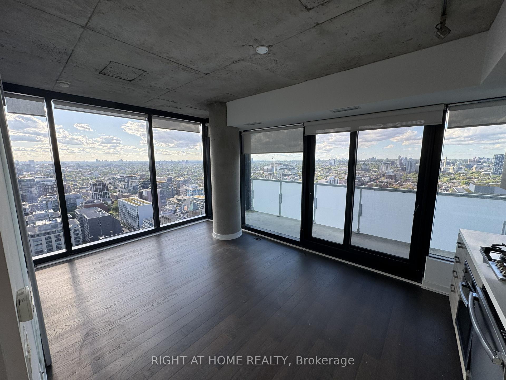 Photo 6 of Unit 3003, 11 Charlotte Street, Toronto, Waterfront Communities — HOMEH
