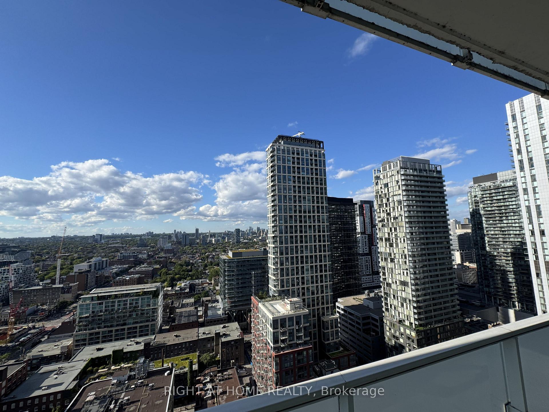 Photo 14 of Unit 3003, 11 Charlotte Street, Toronto, Waterfront Communities — HOMEH