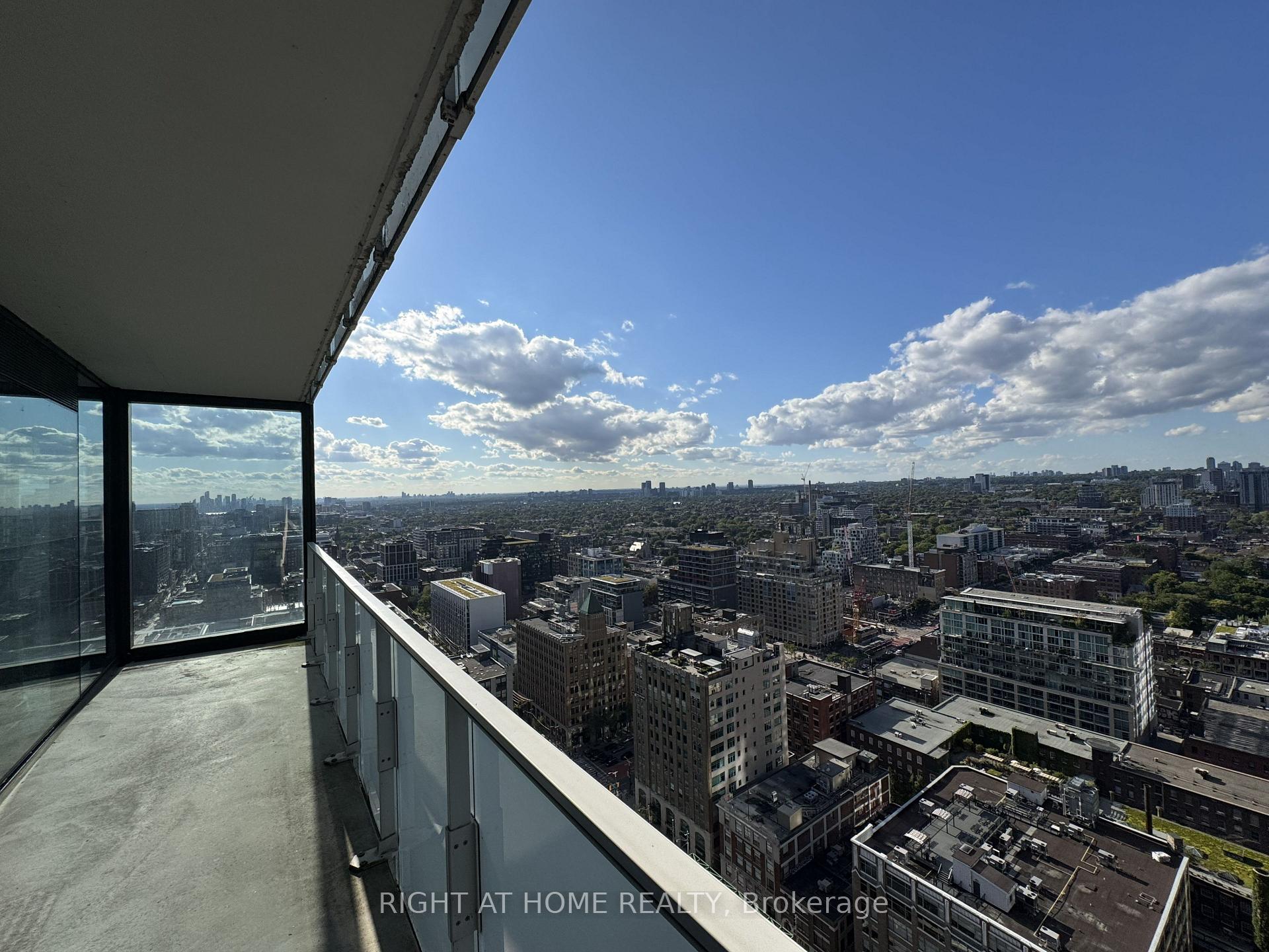 Photo 15 of Unit 3003, 11 Charlotte Street, Toronto, Waterfront Communities — HOMEH