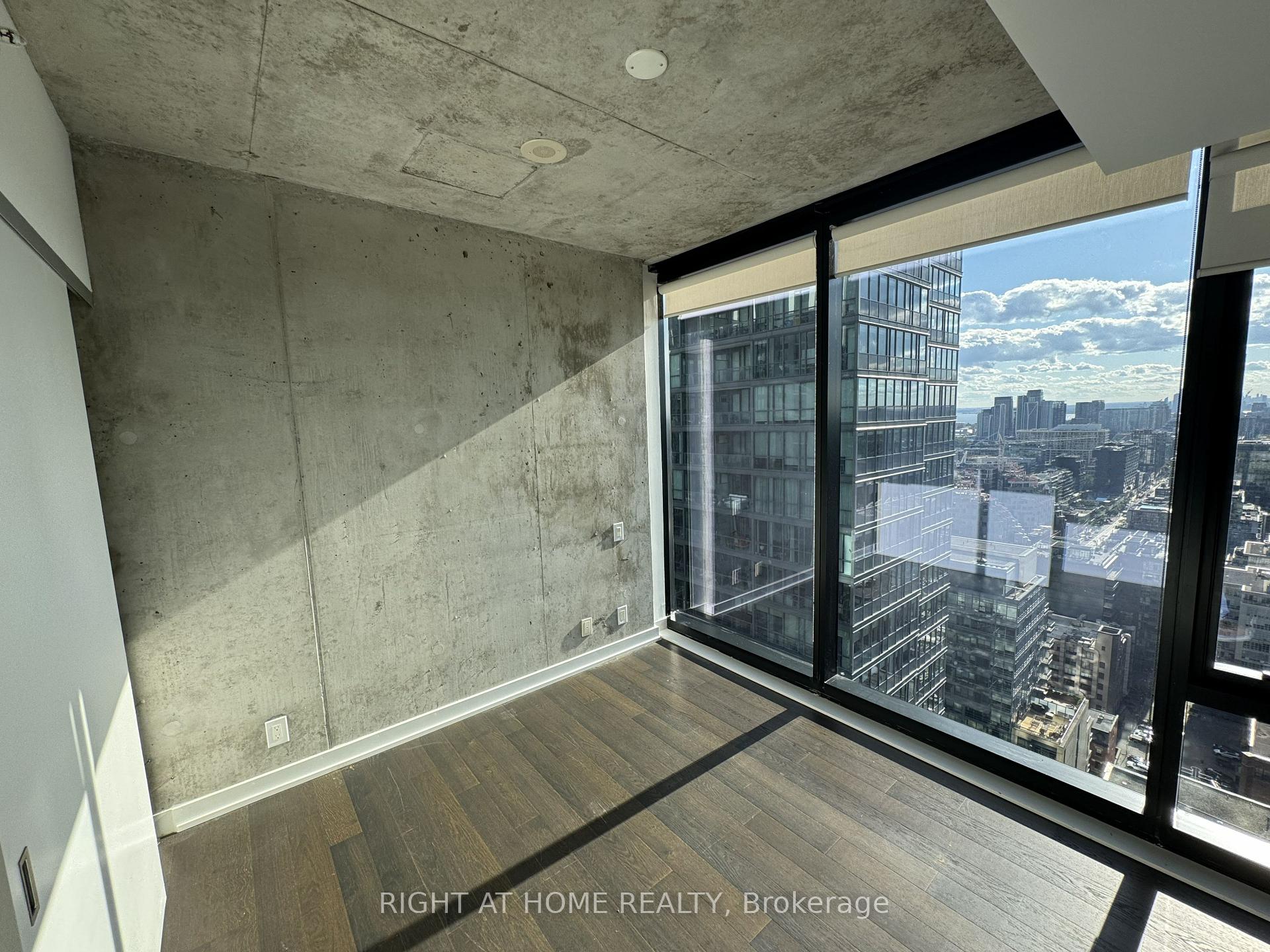 Photo 18 of Unit 3003, 11 Charlotte Street, Toronto, Waterfront Communities — HOMEH