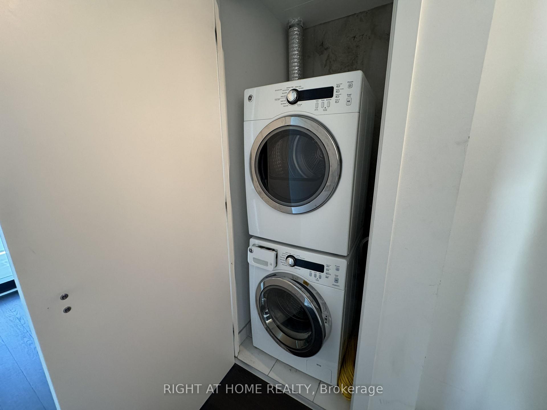 Photo 19 of Unit 3003, 11 Charlotte Street, Toronto, Waterfront Communities — HOMEH