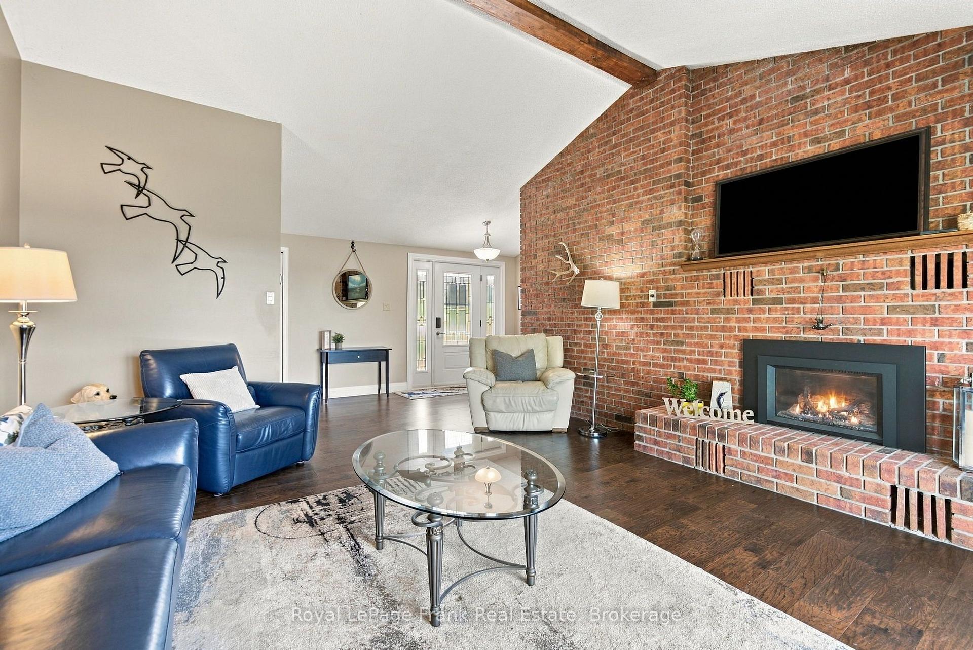Photo 15 of 61 Bluewater Avenue, Kawartha Lakes, Lindsay — HOMEH