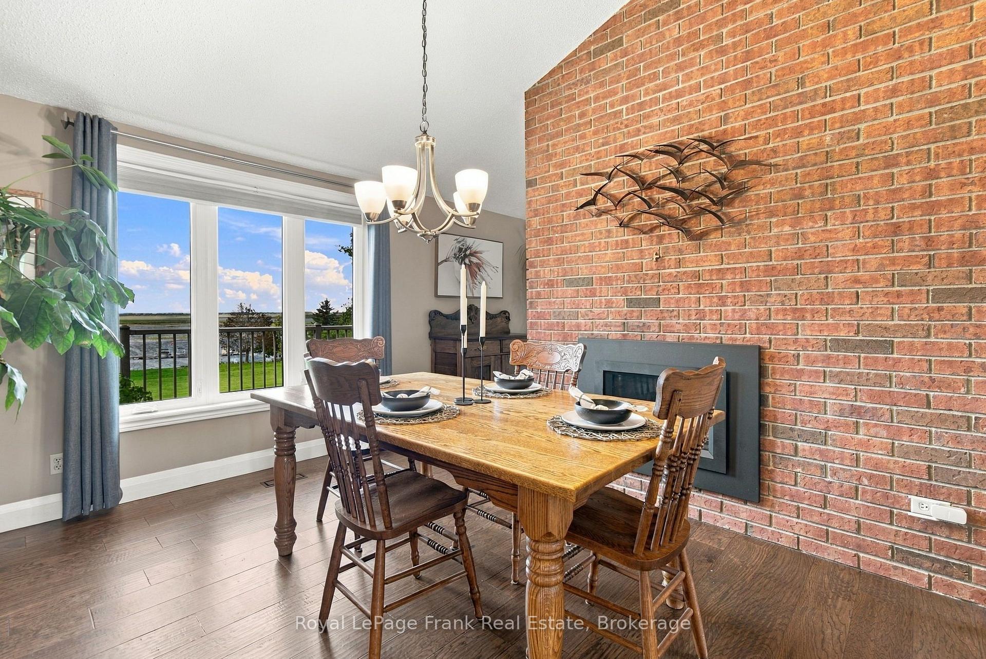 Photo 16 of 61 Bluewater Avenue, Kawartha Lakes, Lindsay — HOMEH