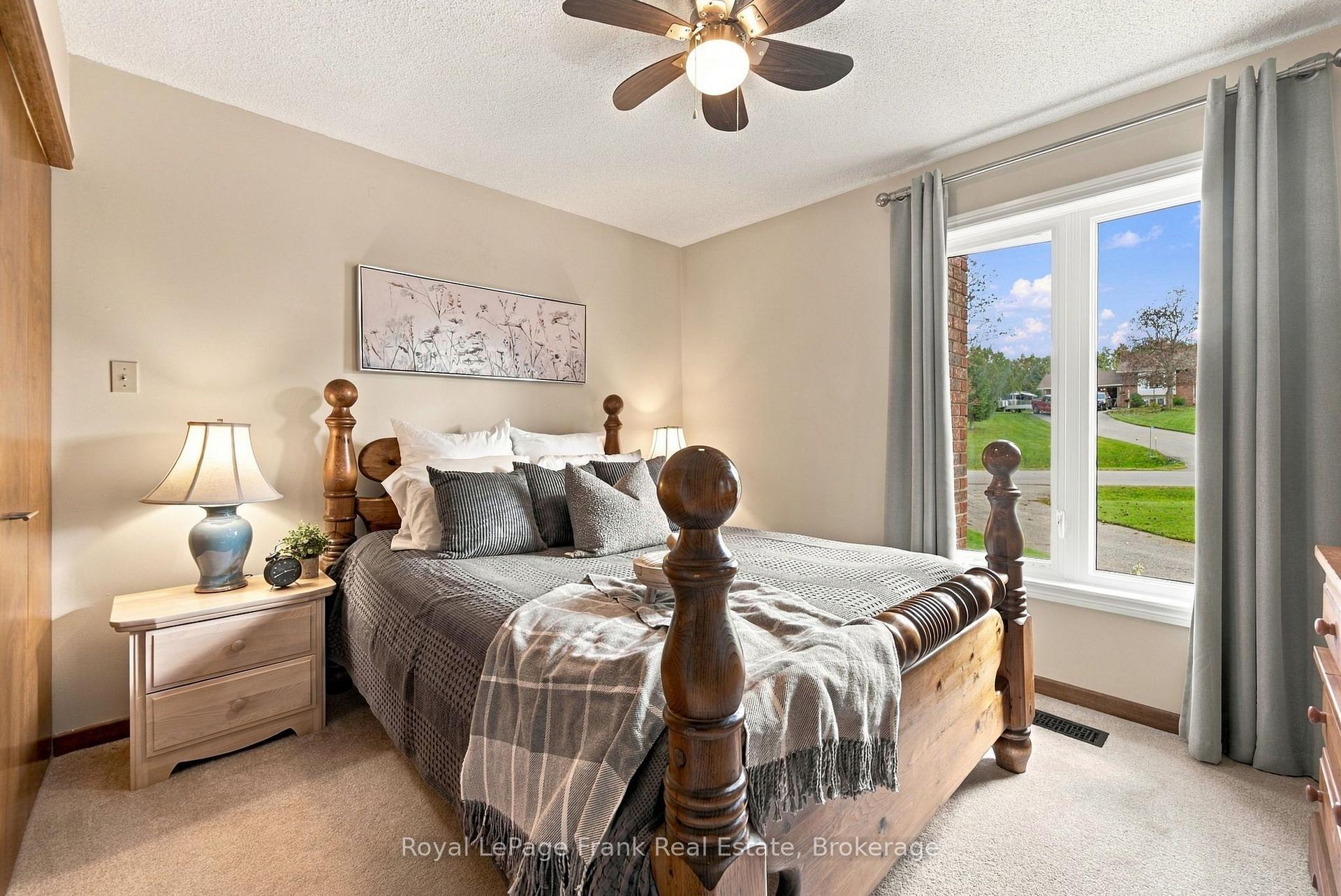 Photo 22 of 61 Bluewater Avenue, Kawartha Lakes, Lindsay — HOMEH