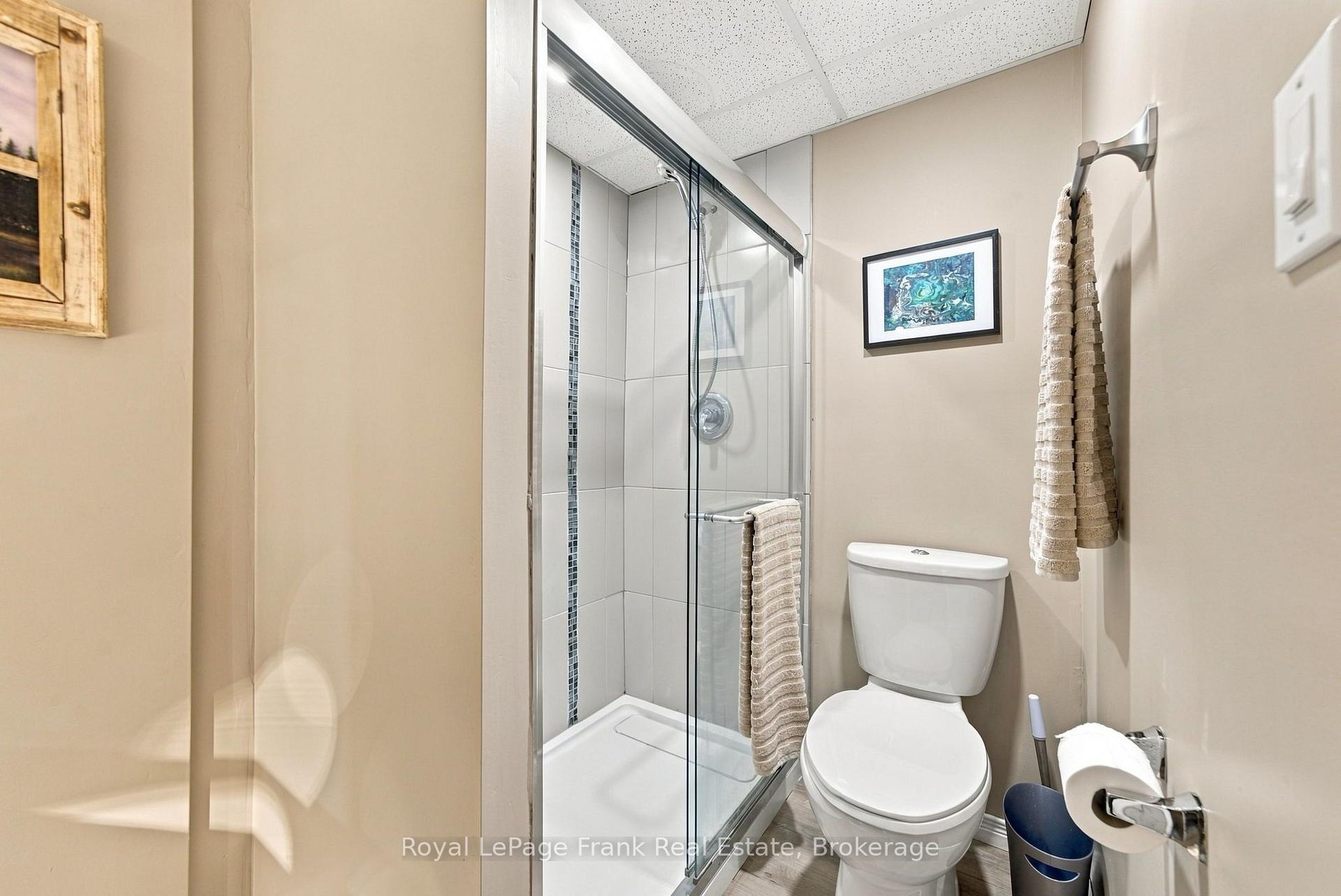 Photo 38 of 61 Bluewater Avenue, Kawartha Lakes, Lindsay — HOMEH