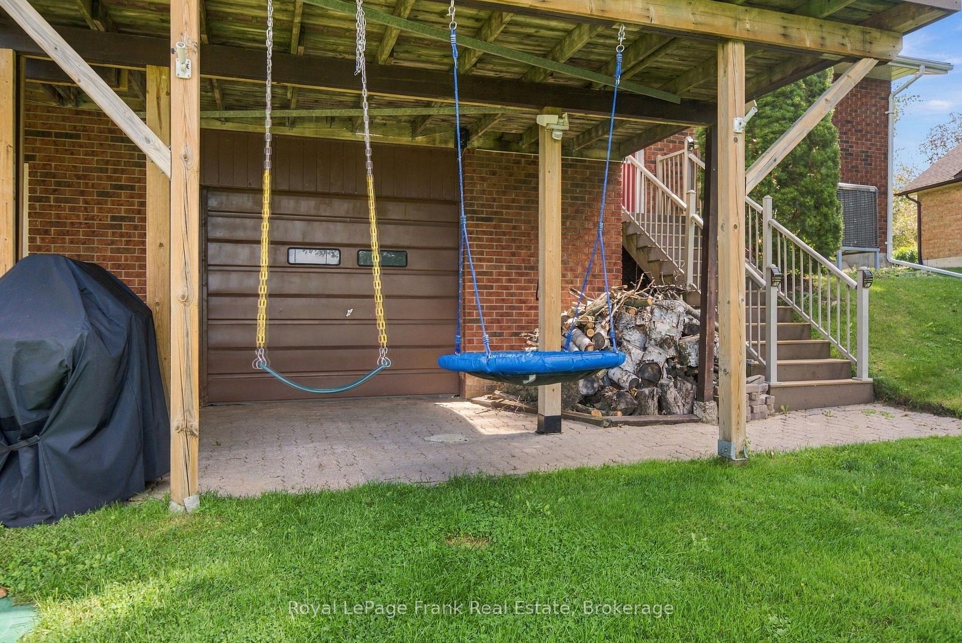 Photo 49 of 61 Bluewater Avenue, Kawartha Lakes, Lindsay — HOMEH