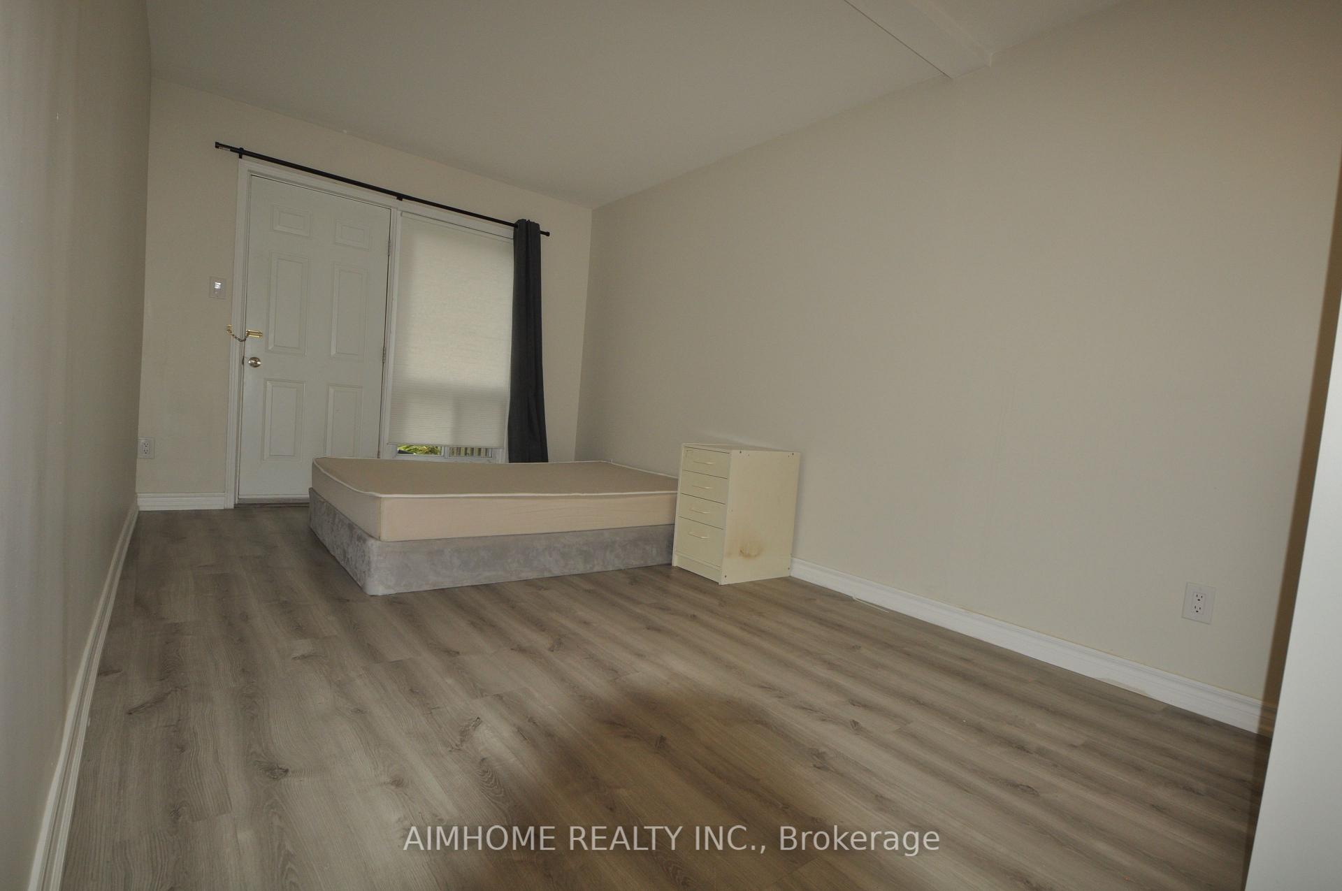 Photo 5 of Unit 806, 1 Liszt Gate, North York, Hillcrest Village — HOMEH