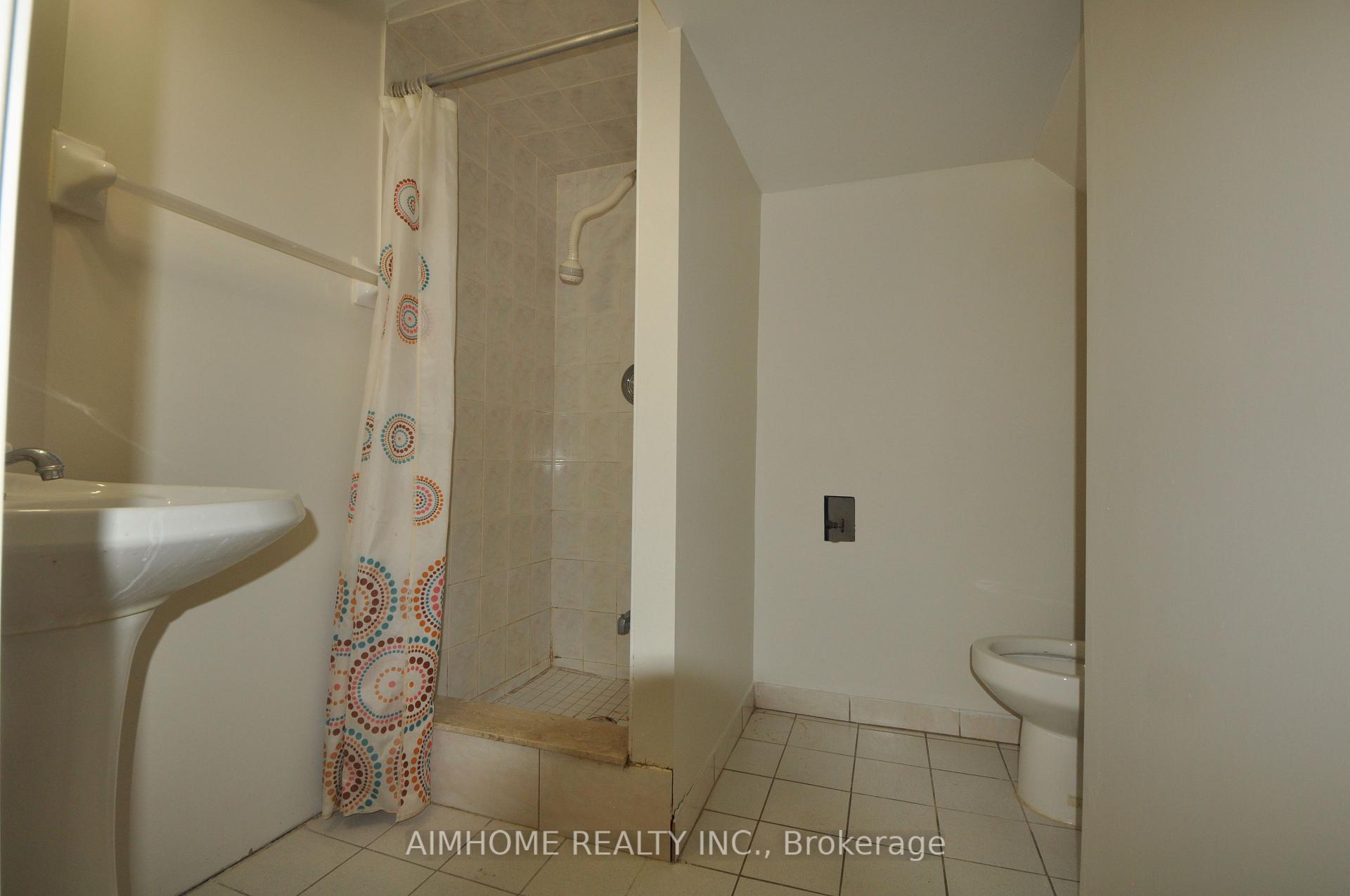 Photo 16 of Unit 806, 1 Liszt Gate, North York, Hillcrest Village — HOMEH