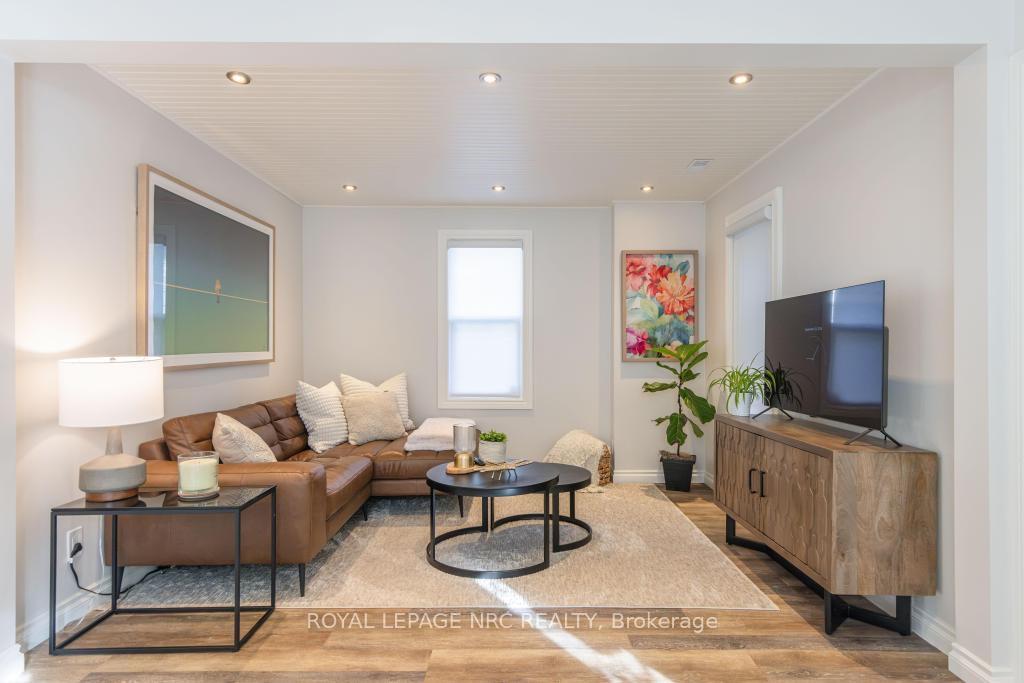 Photo 16 of 21 Johnston Street, St. Catharines, Port Dalhousie — HOMEH
