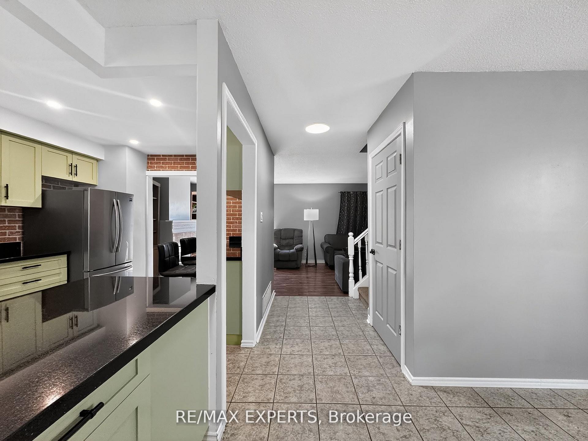 Photo 5 of 86 Sutter Avenue, Brampton, Heart Lake West — HOMEH