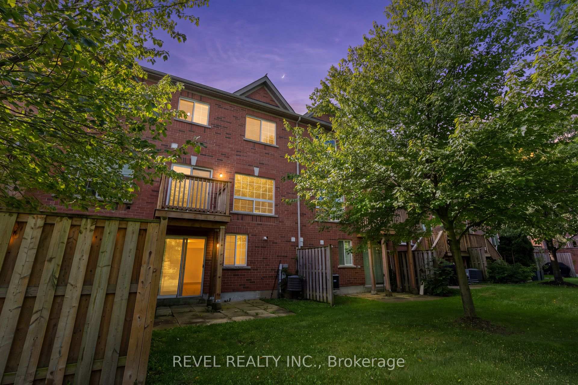 Photo 2 of Unit 55, 6399 Spinnaker Circle, Mississauga, Meadowvale Village — HOMEH