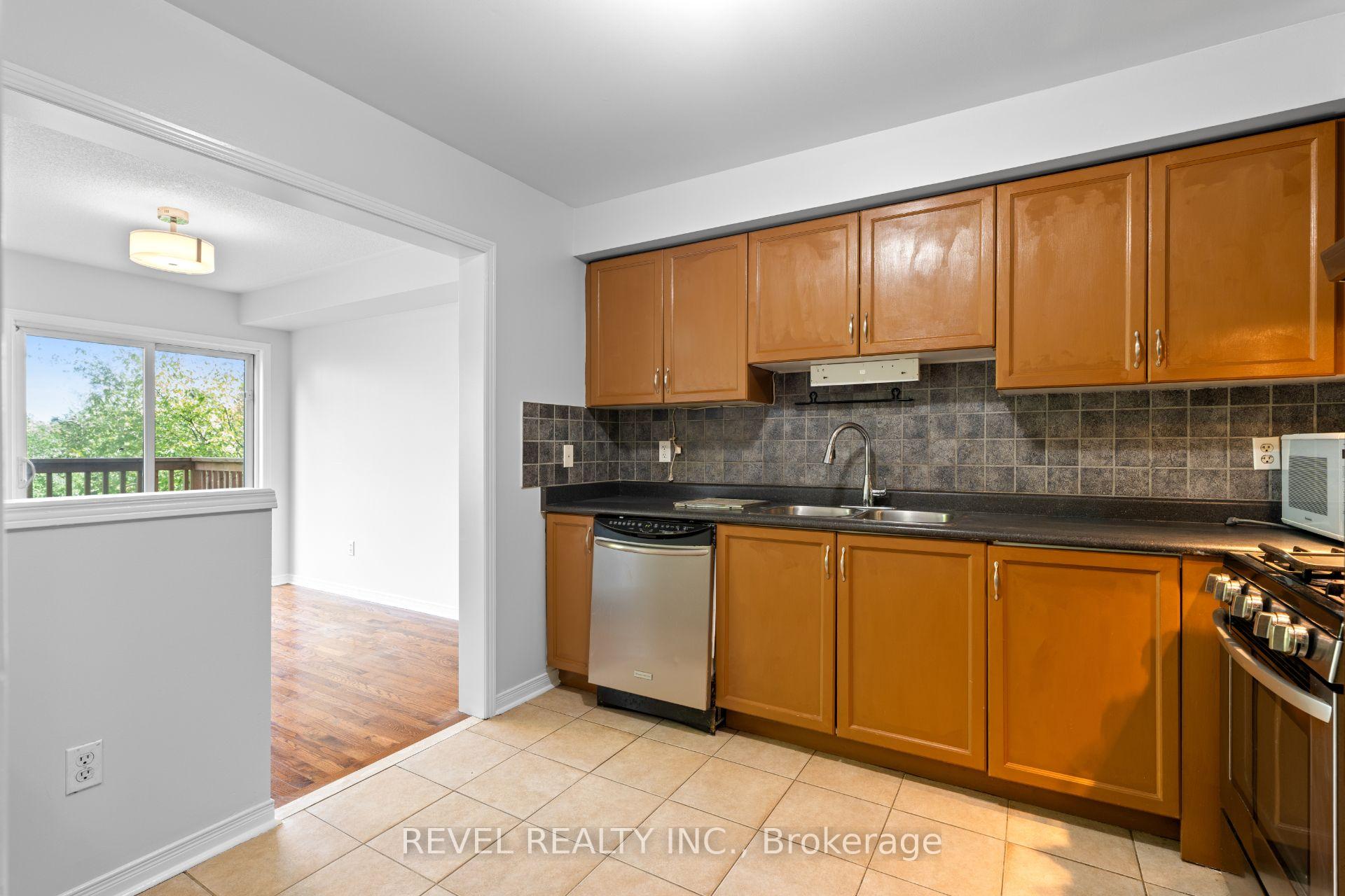 Photo 3 of Unit 55, 6399 Spinnaker Circle, Mississauga, Meadowvale Village — HOMEH