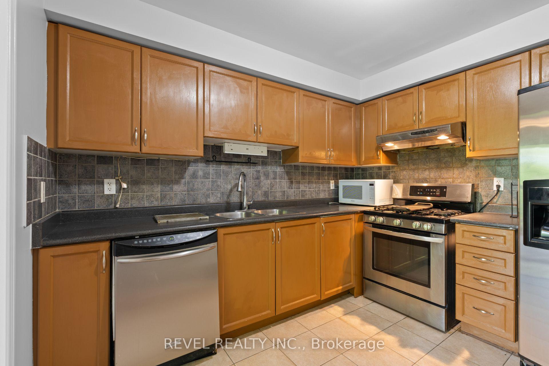 Photo 5 of Unit 55, 6399 Spinnaker Circle, Mississauga, Meadowvale Village — HOMEH