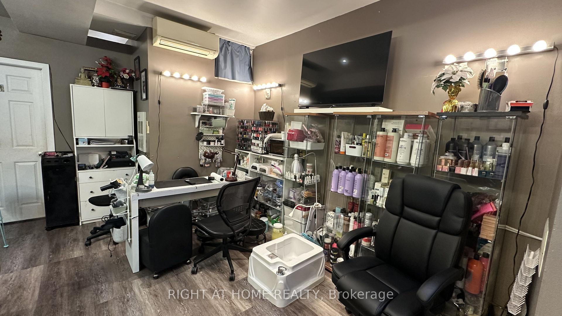 Photo 20 of 194A Carlton Street, Toronto, Cabbagetown-South St. James Town — HOMEH