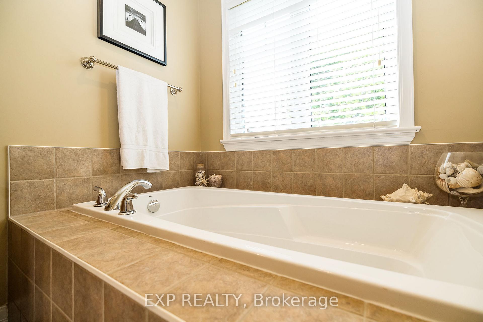 Photo 27 of 36 Oakbriar Crescent, Ottawa, Barrhaven - Stonebridge — HOMEH