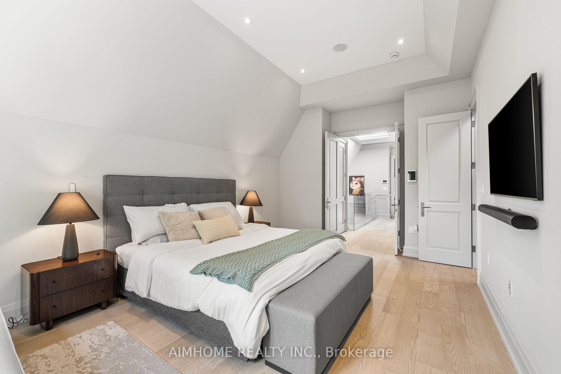 Photo 23 of 191 Glengarry Avenue, Toronto, Lawrence Park North — HOMEH