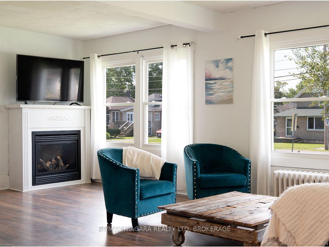 Photo 5 of 129 Forest Avenue, Port Colborne, Sugarloaf — HOMEH