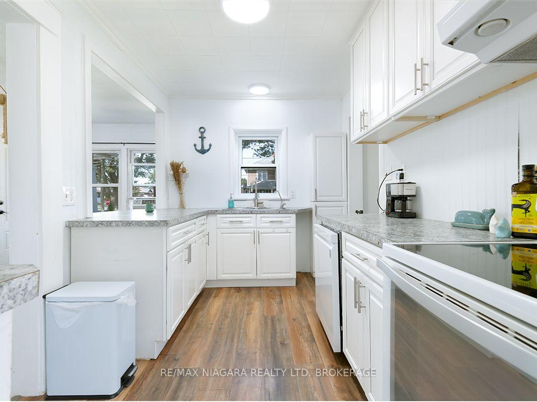 Photo 8 of 129 Forest Avenue, Port Colborne, Sugarloaf — HOMEH