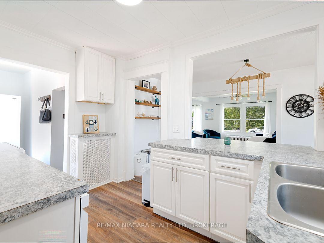 Photo 10 of 129 Forest Avenue, Port Colborne, Sugarloaf — HOMEH
