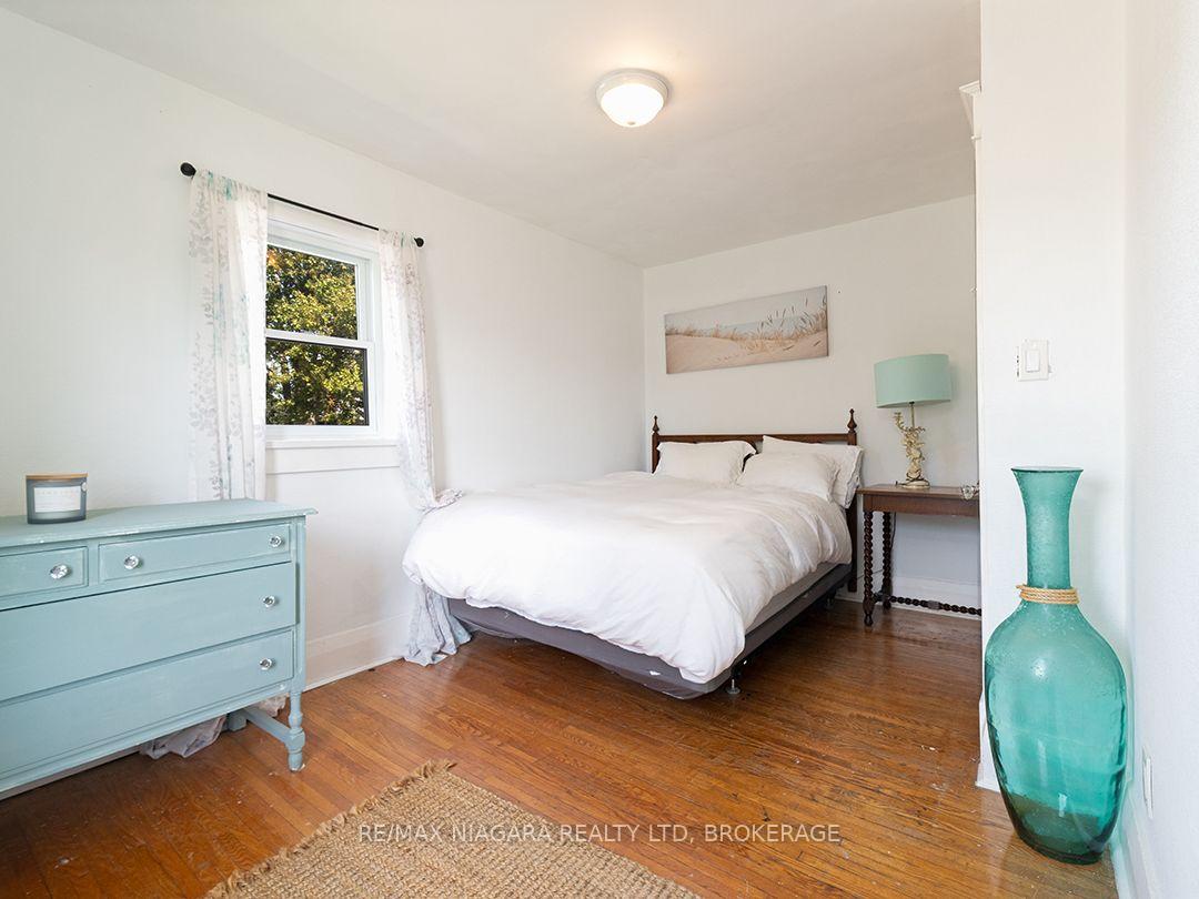 Photo 15 of 129 Forest Avenue, Port Colborne, Sugarloaf — HOMEH