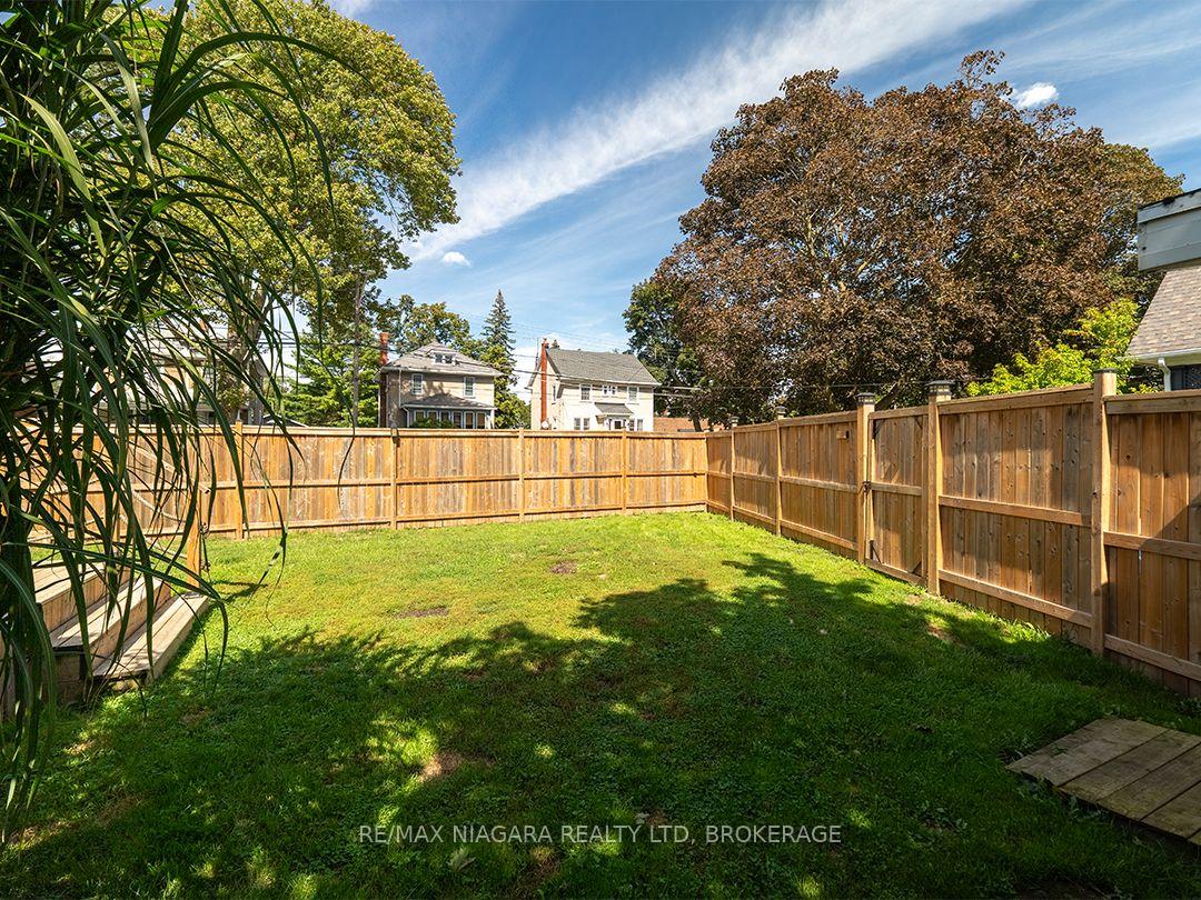 Photo 23 of 129 Forest Avenue, Port Colborne, Sugarloaf — HOMEH