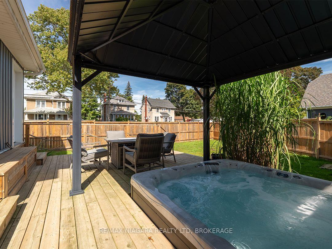 Photo 26 of 129 Forest Avenue, Port Colborne, Sugarloaf — HOMEH