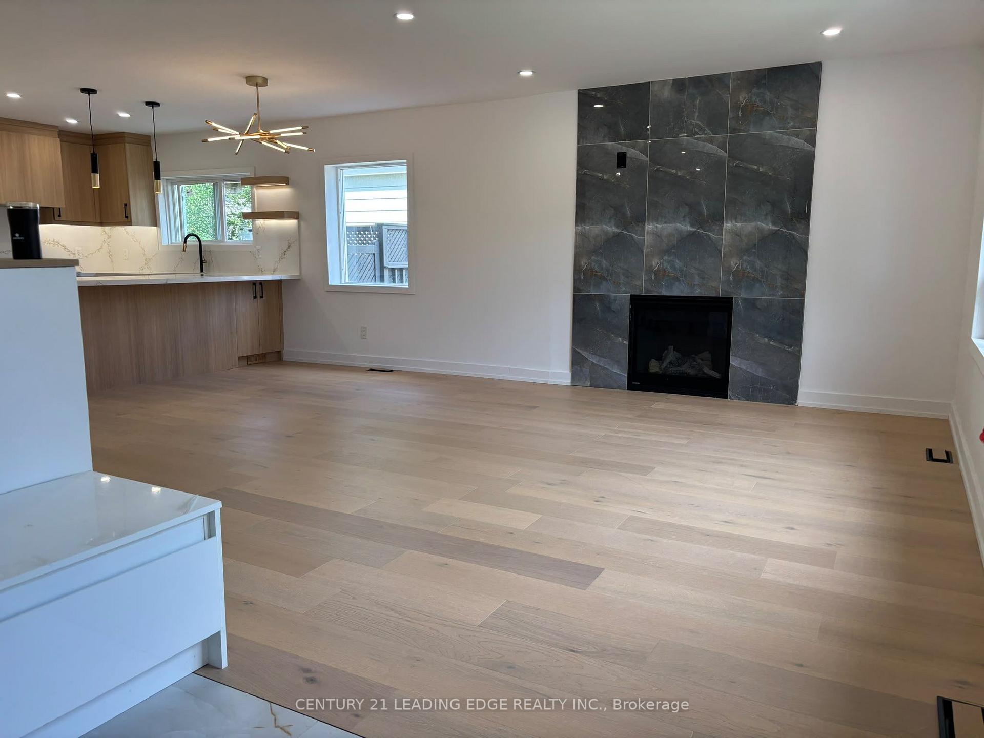 Photo 2 of 2190 Breezy Brae Drive, Mississauga, Lakeview — HOMEH