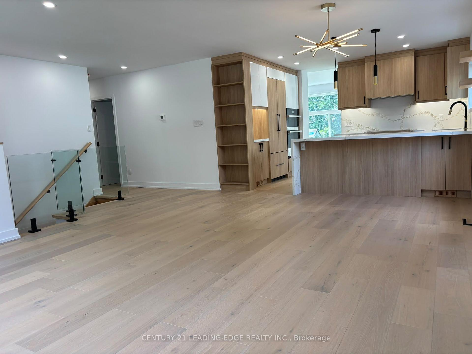 Photo 3 of 2190 Breezy Brae Drive, Mississauga, Lakeview — HOMEH