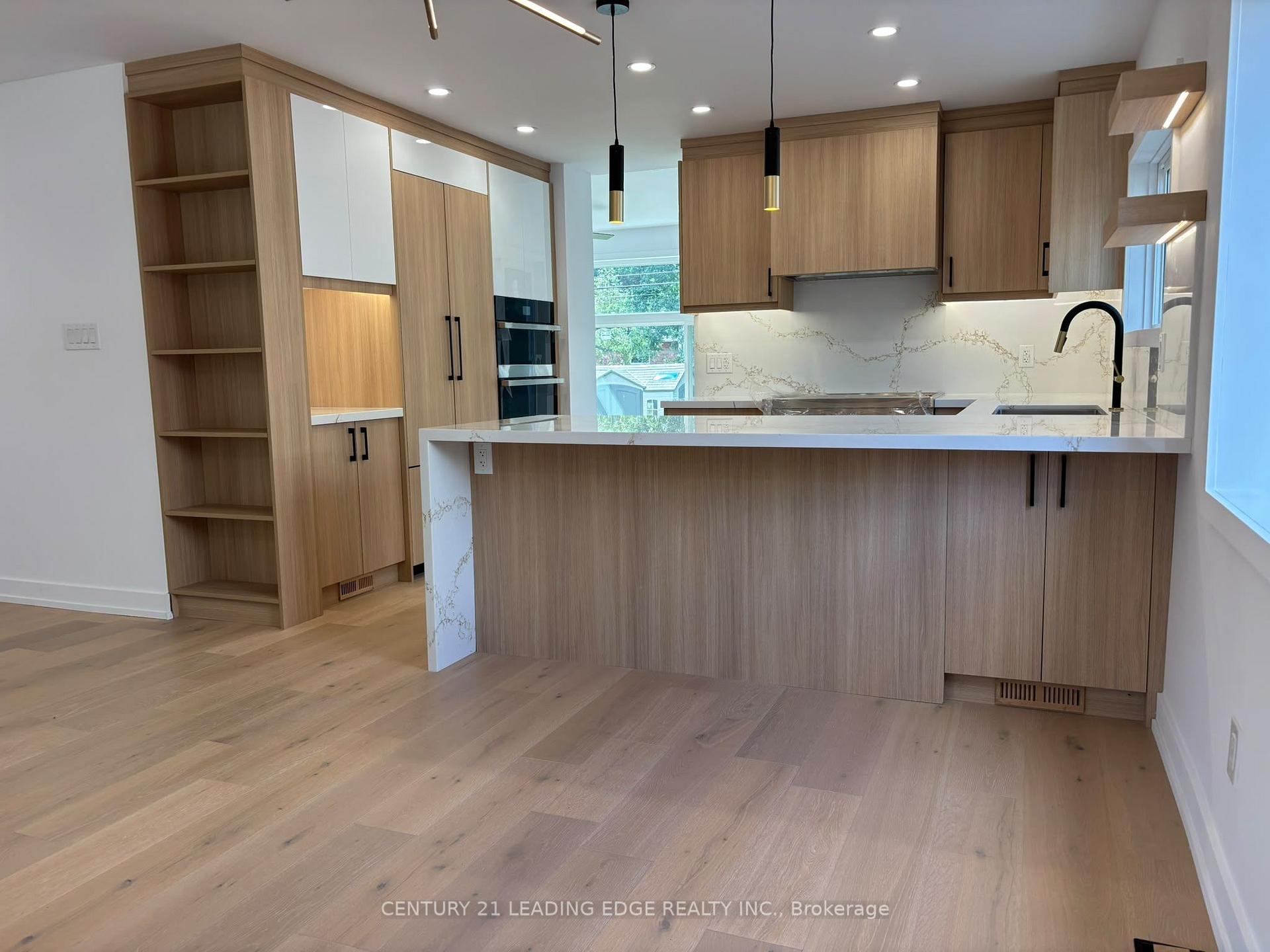 Photo 4 of 2190 Breezy Brae Drive, Mississauga, Lakeview — HOMEH