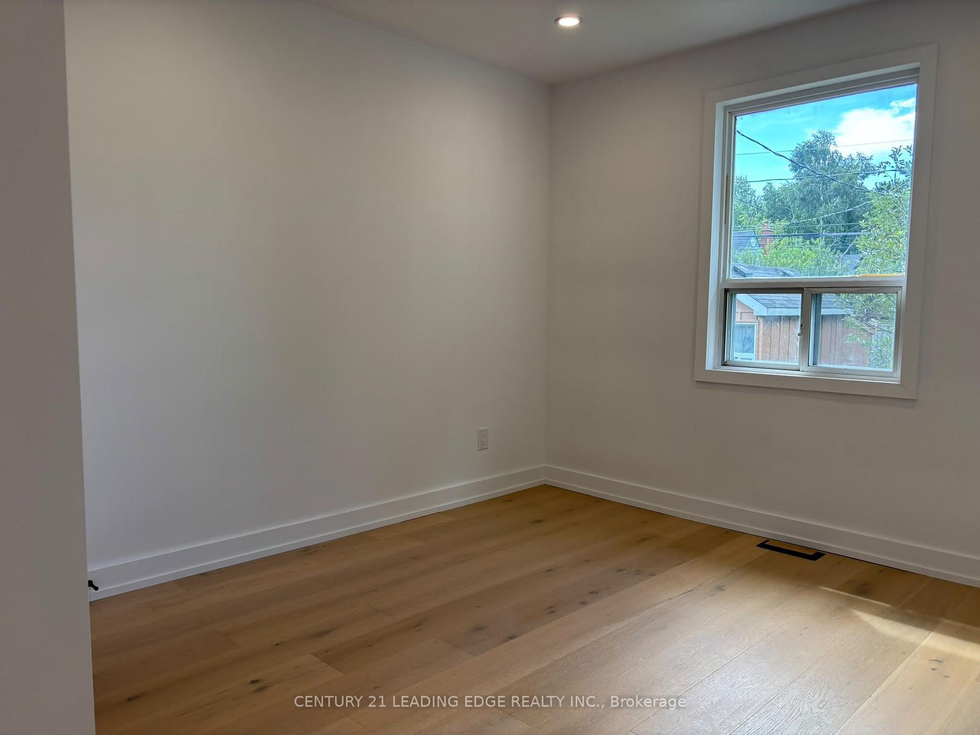 Photo 8 of 2190 Breezy Brae Drive, Mississauga, Lakeview — HOMEH
