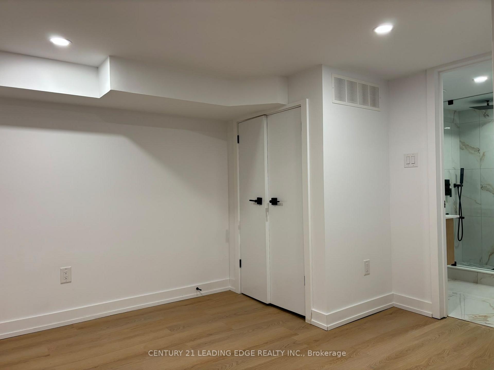 Photo 15 of 2190 Breezy Brae Drive, Mississauga, Lakeview — HOMEH