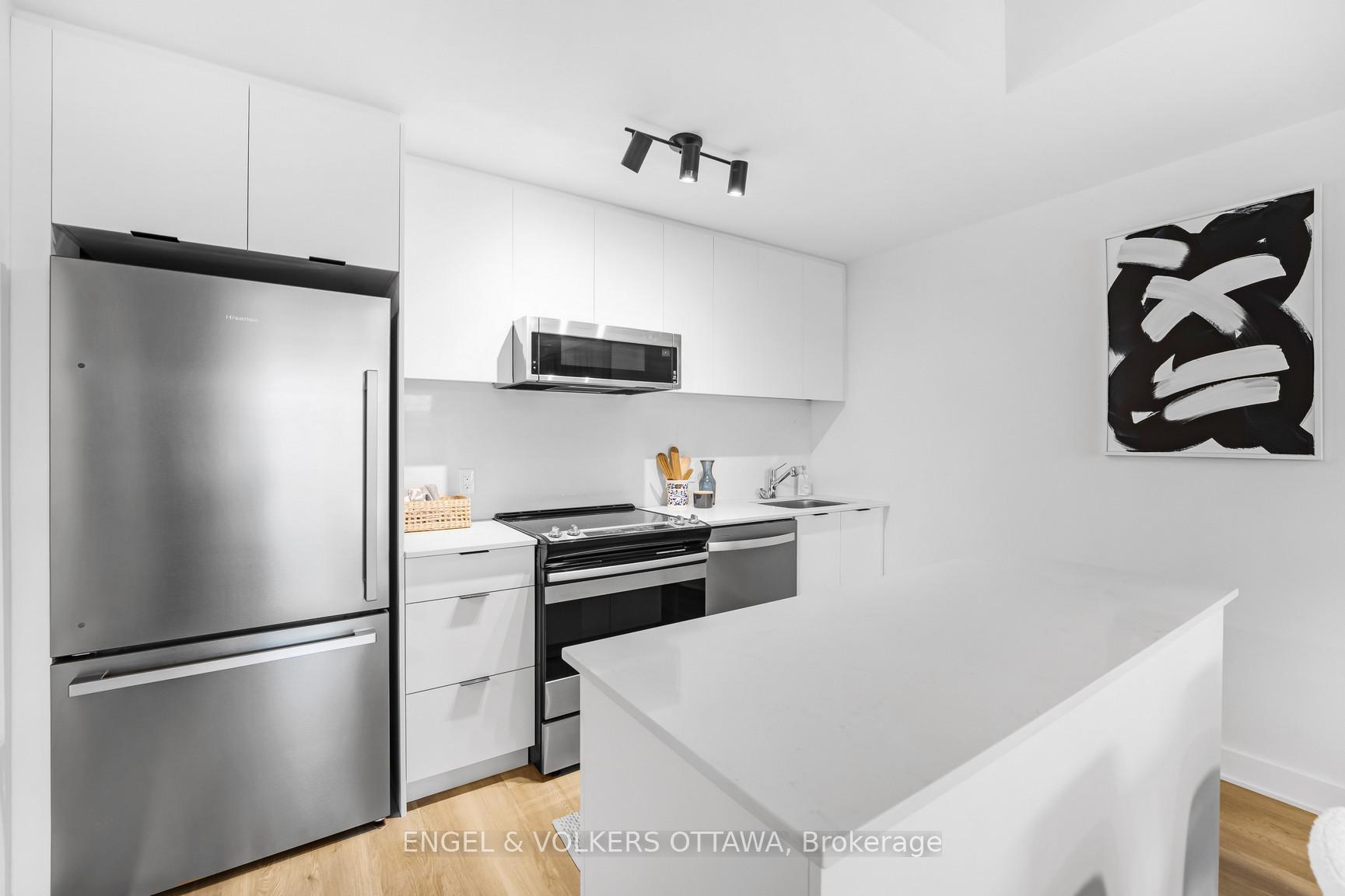 Front of Unit A1710, 1655 Carling Avenue