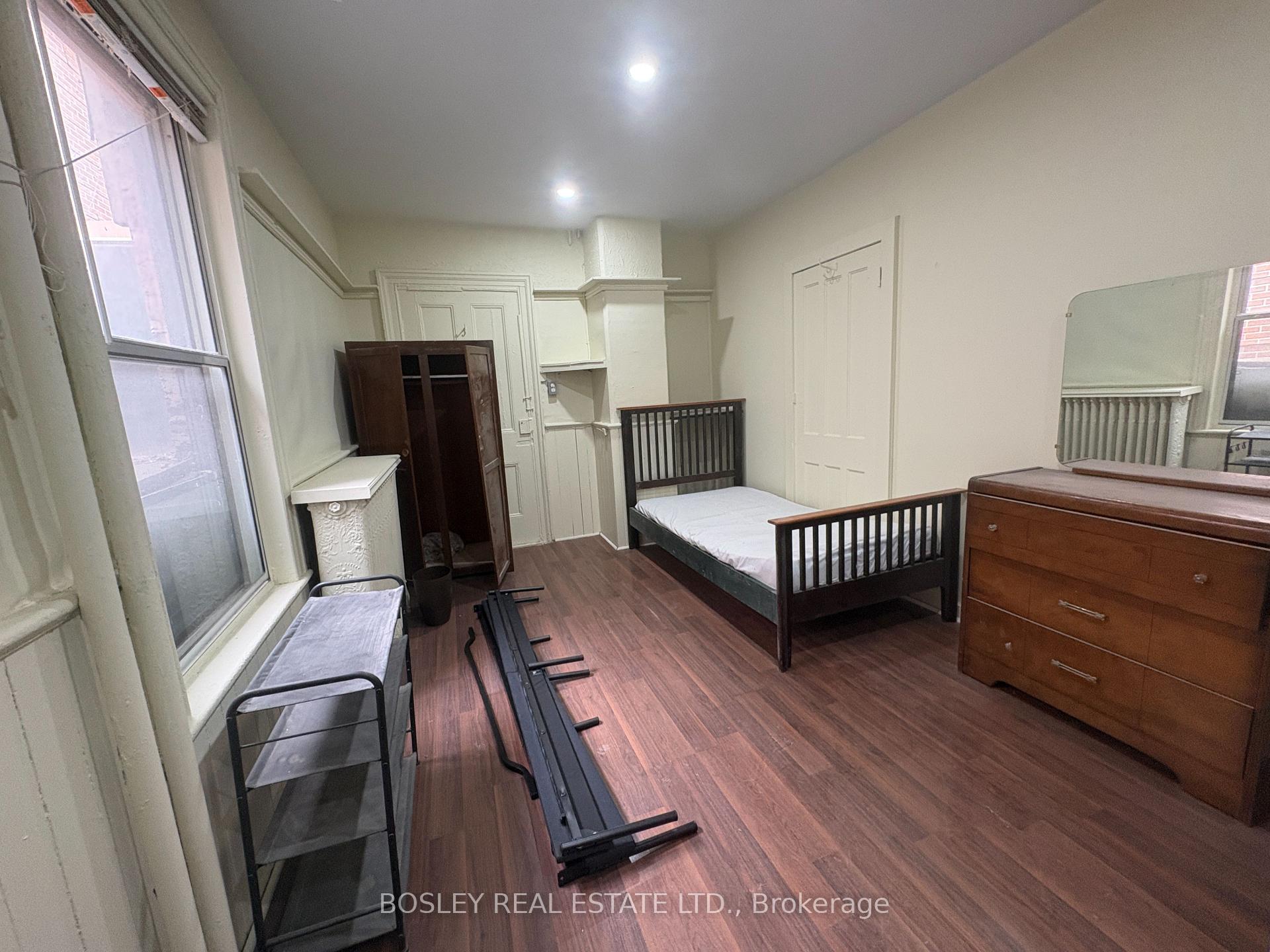 Photo 2 of Unit Main, 14 D'Arcy Street, Toronto, Kensington-Chinatown — HOMEH
