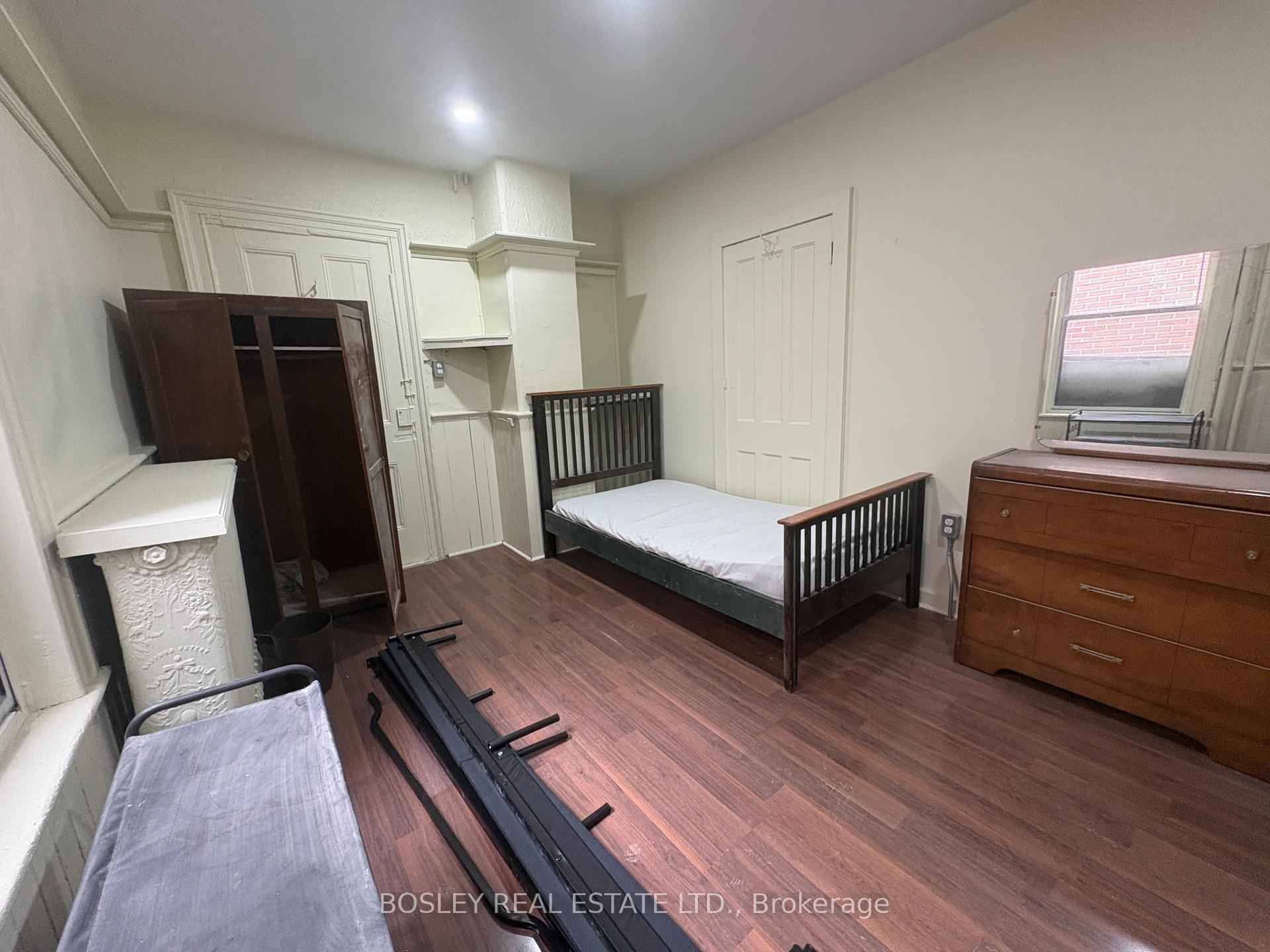 Photo 4 of Unit Main, 14 D'Arcy Street, Toronto, Kensington-Chinatown — HOMEH