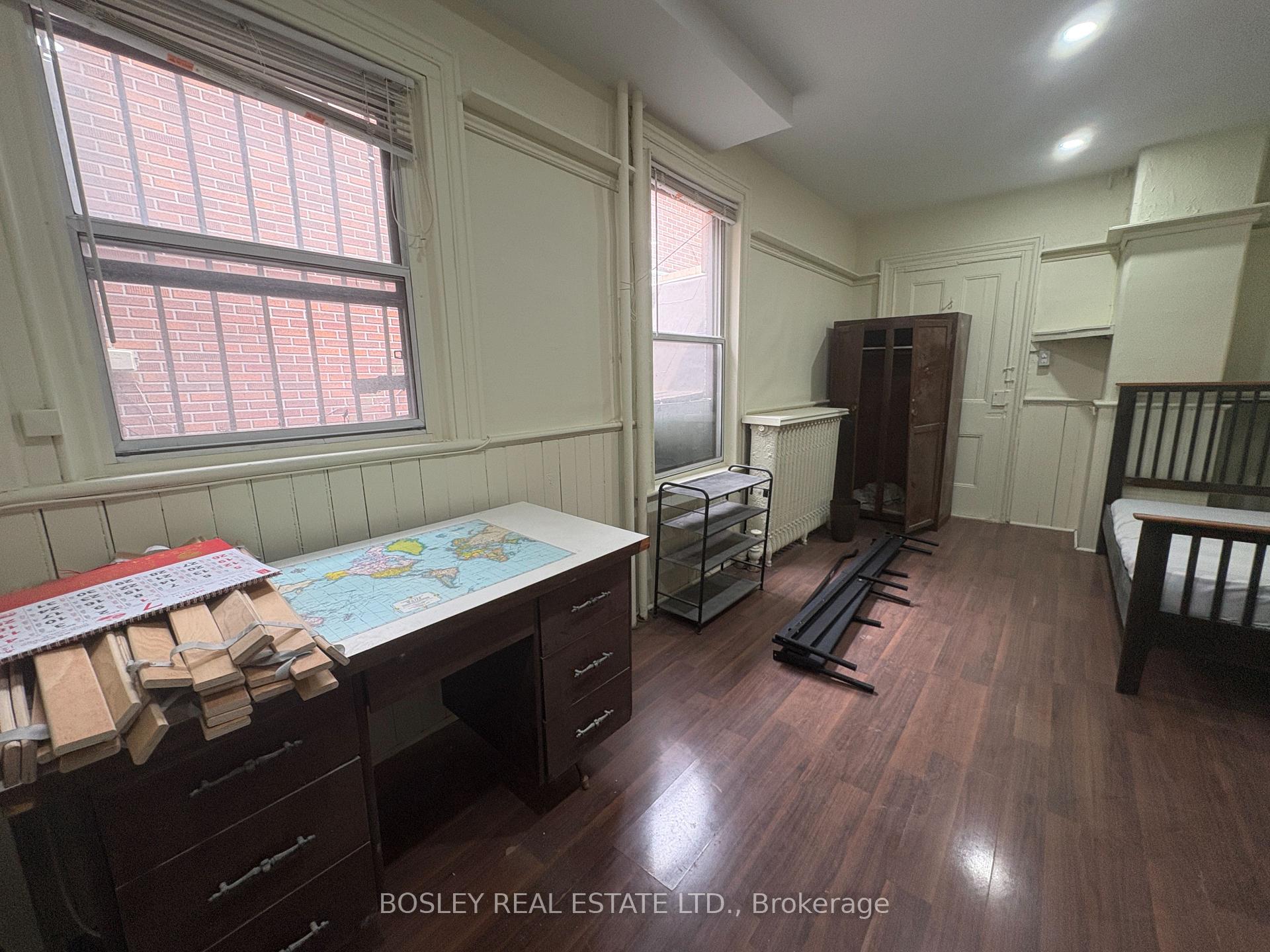 Photo 5 of Unit Main, 14 D'Arcy Street, Toronto, Kensington-Chinatown — HOMEH