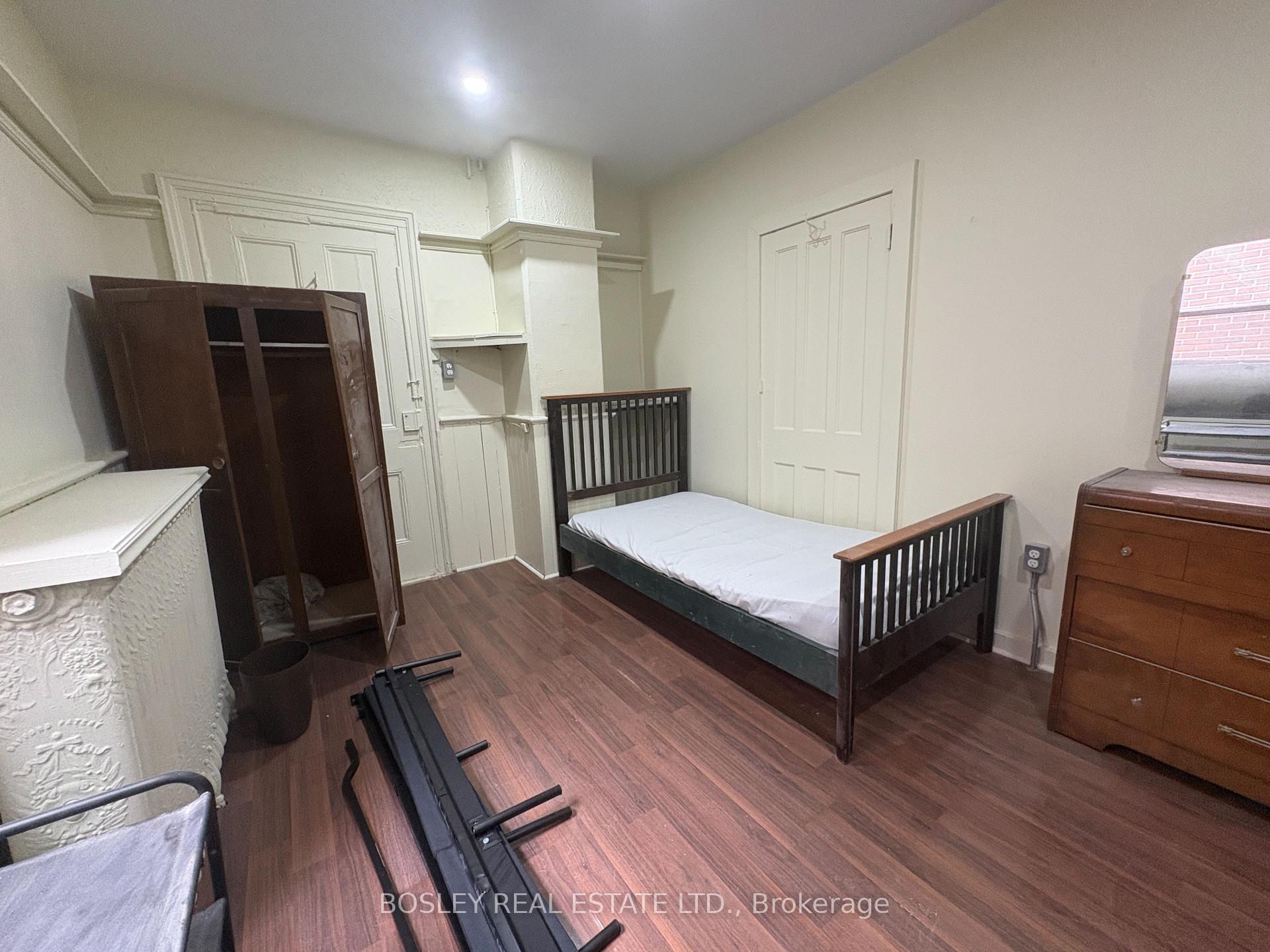 Photo 6 of Unit Main, 14 D'Arcy Street, Toronto, Kensington-Chinatown — HOMEH