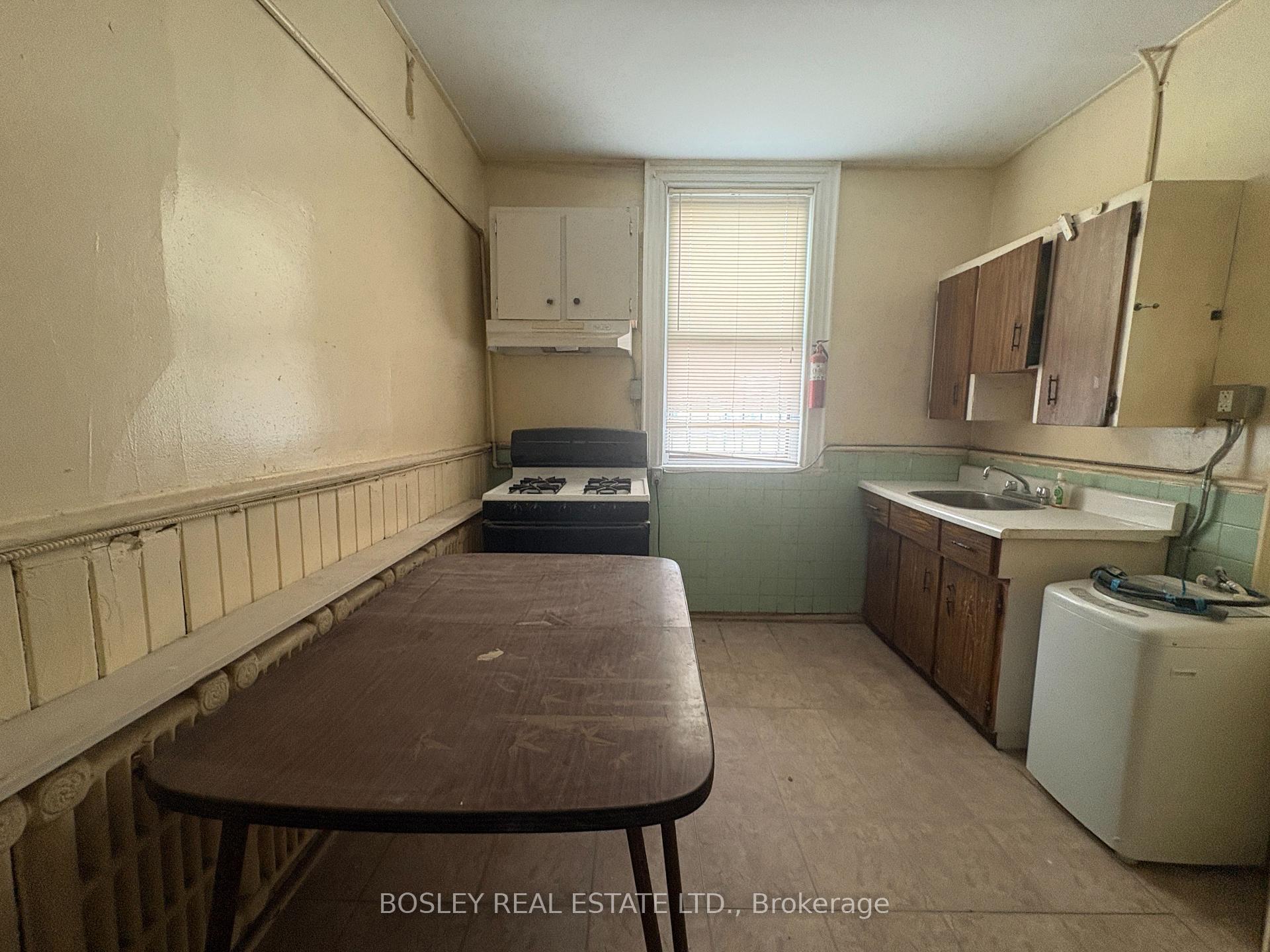 Photo 7 of Unit Main, 14 D'Arcy Street, Toronto, Kensington-Chinatown — HOMEH