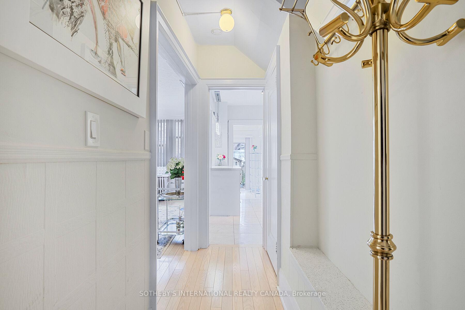 Photo 7 of 12 Belsize Drive, Toronto, Mount Pleasant West — HOMEH